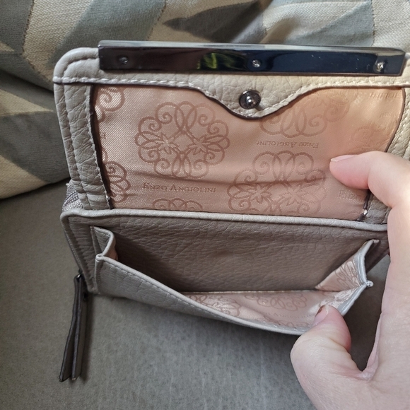 ENZO ANGIOLINI Taupe Faux Pebbled Leather Logo Lined Zip Around Wallet - Picture 3 of 10